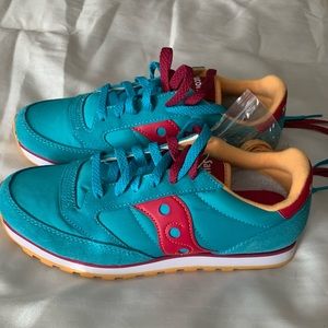 Brand new Saucony Jazz. Never worn. Size 8.5